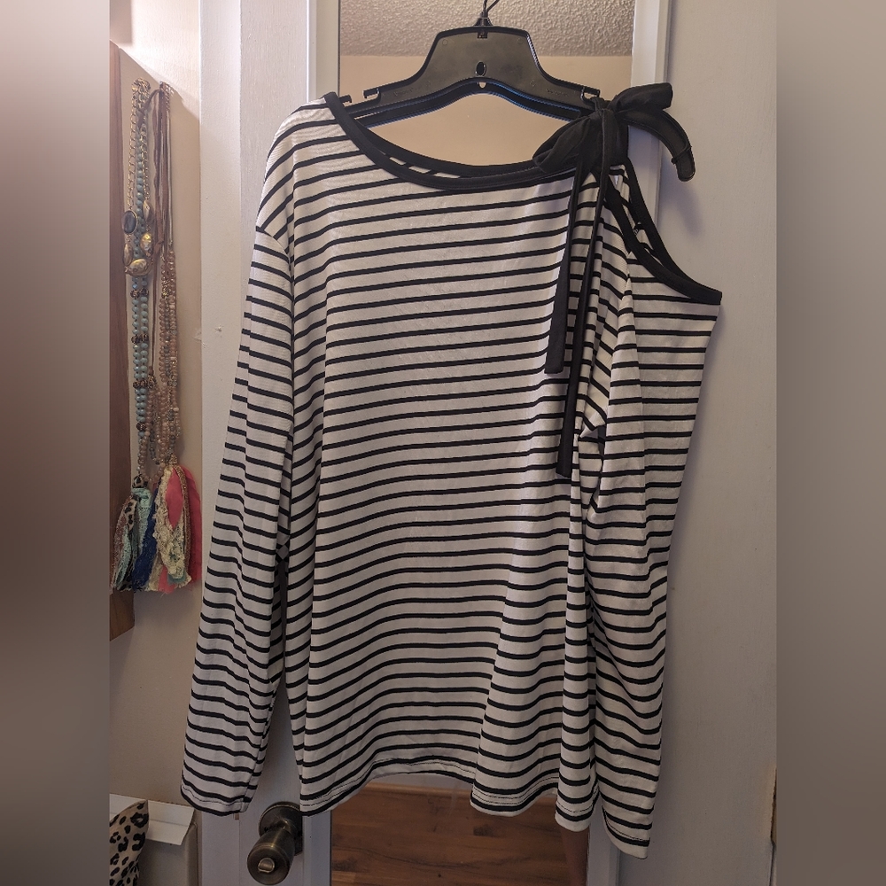 Bow Shoulder Top